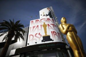 Oscar Statue Outside the Dolby Theater - Photo credit: Reuters.com